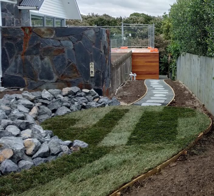 Beachlands Garden makeover with Free standing rock wall