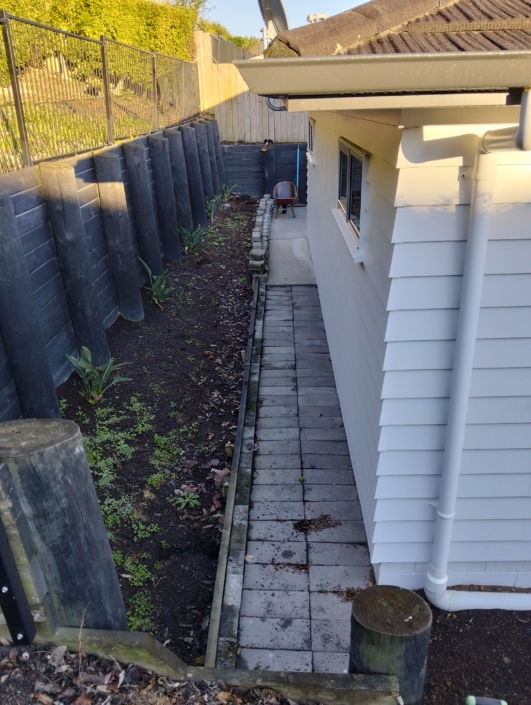 400x400 Concrete paver pathway